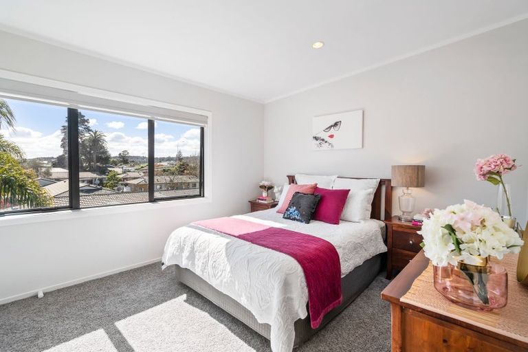 Photo of property in 18 Kevale Place, Manurewa, Auckland, 2102