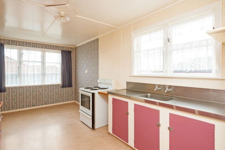 Photo of property in 97 Rangiora Avenue, Roslyn, Palmerston North, 4414