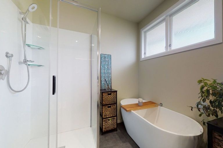 Photo of property in 42 Read Street, Levin, 5510