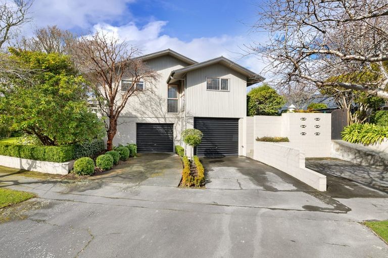 Photo of property in 27 Highland Place, Avonhead, Christchurch, 8042