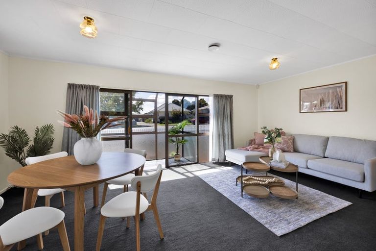 Photo of property in 180 Mangorei Road, Merrilands, New Plymouth, 4312