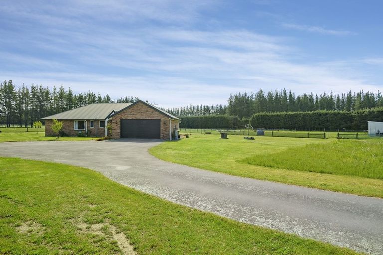 Photo of property in 17 Scarlet Oak Drive, West Melton, Christchurch, 7671