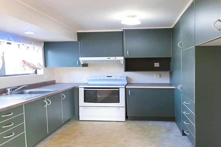 Photo of property in 12 Greville Road, Pinehill, Auckland, 0632