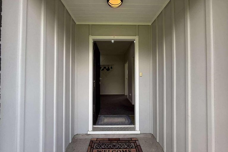 Photo of property in 353 Waiwhetu Road, Fairfield, Lower Hutt, 5011