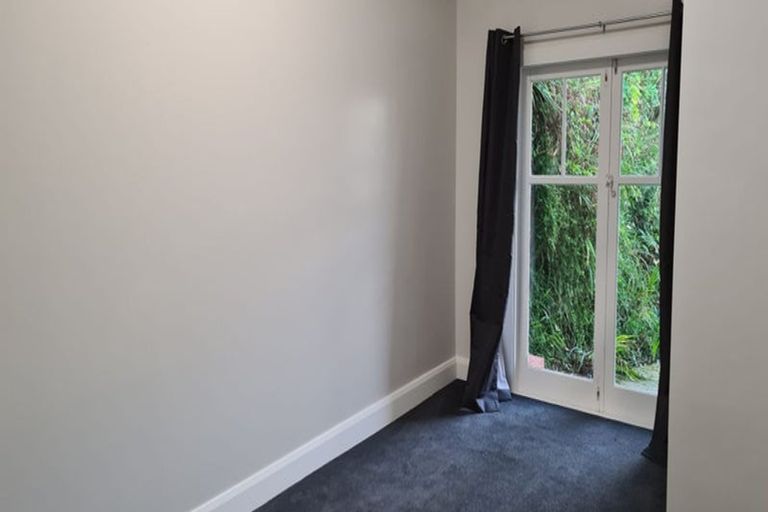 Photo of property in 261 Grounsell Crescent, Belmont, Lower Hutt, 5010