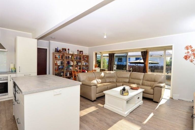 Photo of property in 16 Lindsay Crescent, Nawton, Hamilton, 3200