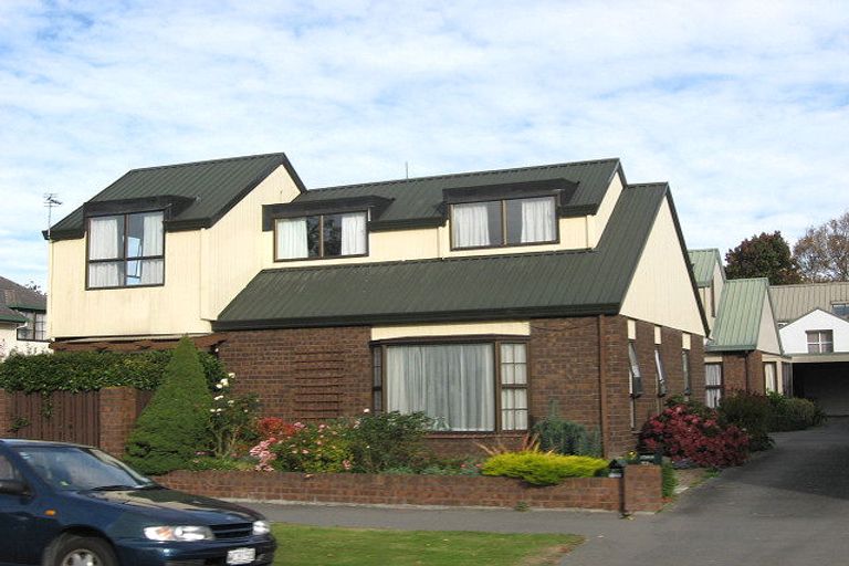 Photo of property in 1/25 Wadeley Road, Ilam, Christchurch, 8041