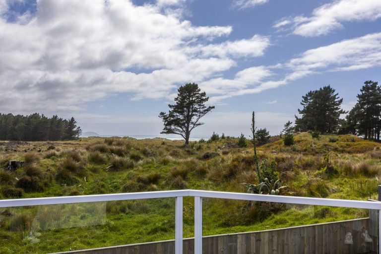 Photo of property in 14 Puketauhinu Place, Porangahau, 4293