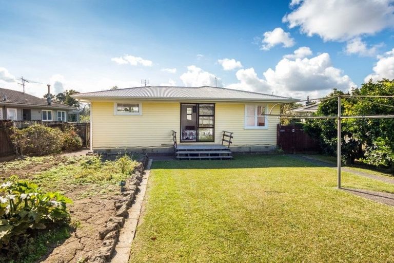 Photo of property in 61 Ennis Avenue, Pakuranga Heights, Auckland, 2010