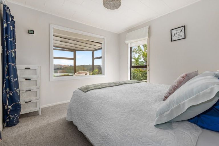 Photo of property in 19 Forth Place, Papakowhai, Porirua, 5024