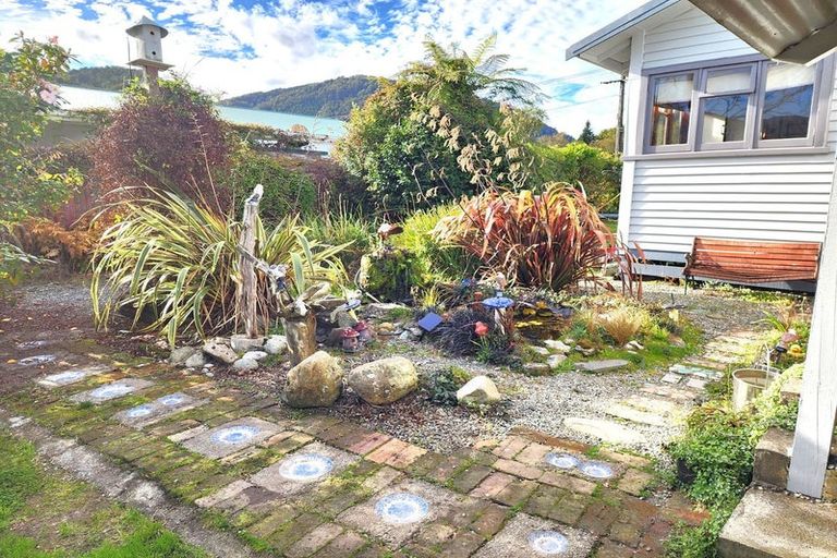 Photo of property in 24 Brodie Street, Blackball, 7804