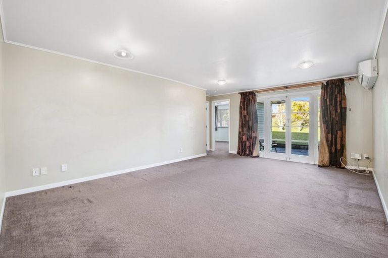 Photo of property in 9 Hand Road, Helensville, 0800