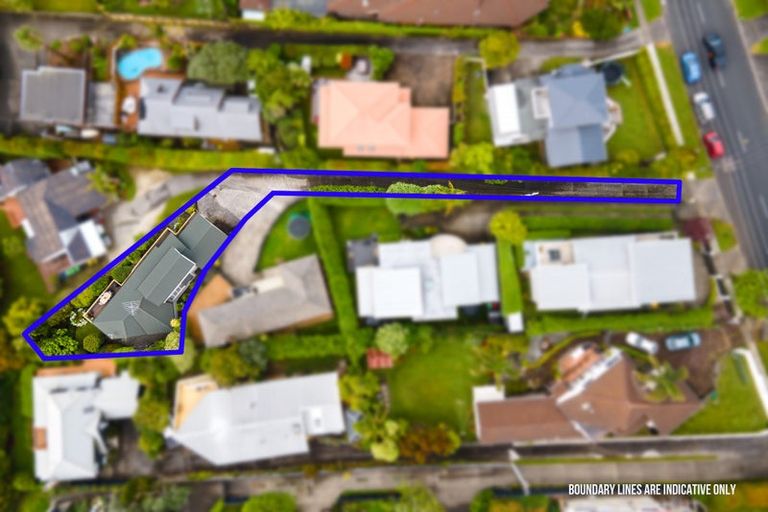 Photo of property in 2/87a Kowhai Road, Mairangi Bay, Auckland, 0630