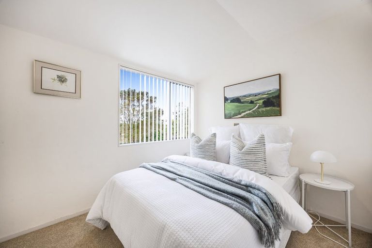 Photo of property in 10b Elliston Crescent, Stanmore Bay, Whangaparaoa, 0932