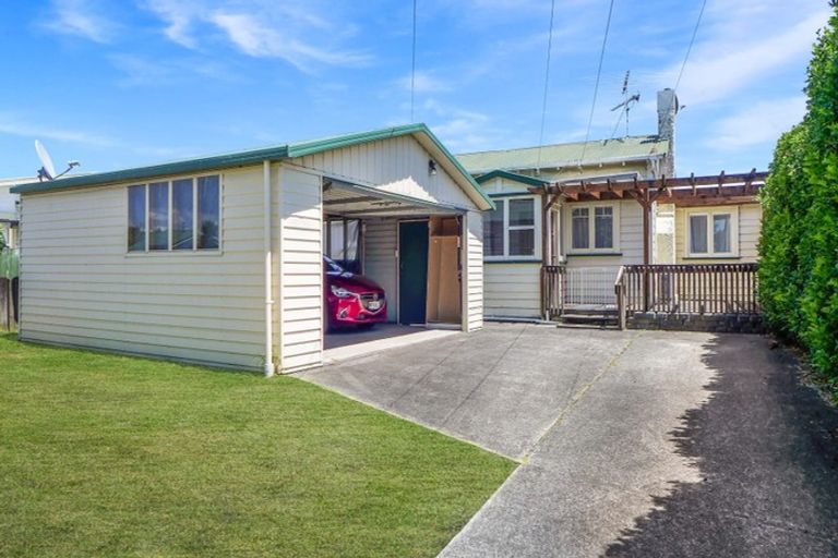 Photo of property in 34 Harris Road, Mount Wellington, Auckland, 1051