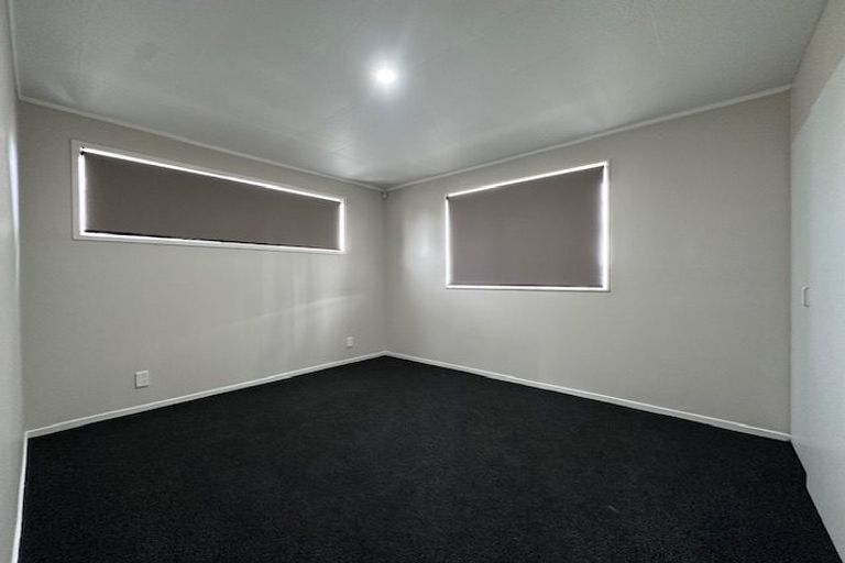 Photo of property in 2/30 Kennington Drive, Clendon Park, Auckland, 2103