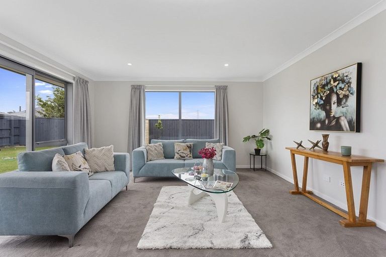 Photo of property in 15 Saint James Place, Rangiora, 7400