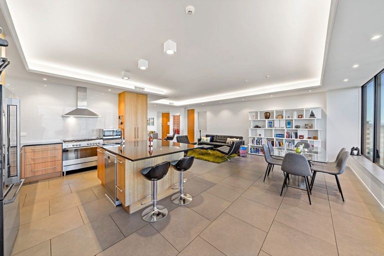 Photo of property in 9c/2 Saint Martins Lane, Grafton, Auckland, 1010