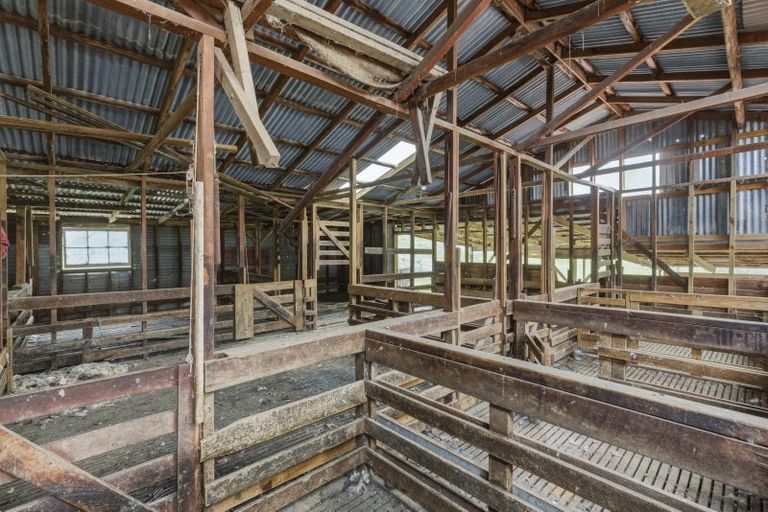 Photo of property in 921 Ongo Road, Hunterville, 4782