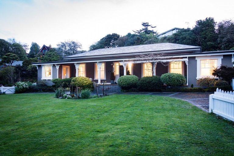 Photo of property in 37 Middleton Road, Kew, Dunedin, 9012