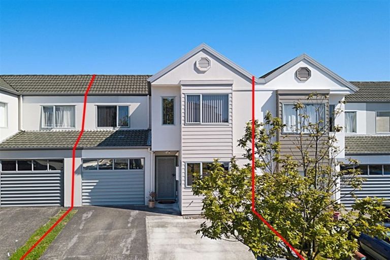 Photo of property in 21 Stephen Avenue, Henderson, Auckland, 0610