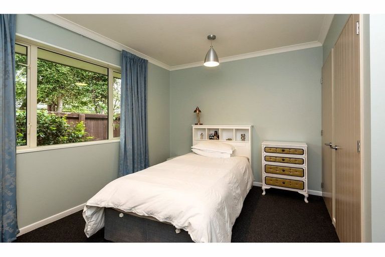 Photo of property in 16 Holiday Drive, Mairehau, Christchurch, 8052