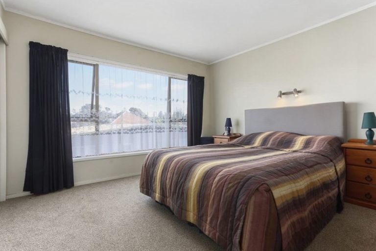 Photo of property in 2/1 West Hoe Road, Orewa, 0931