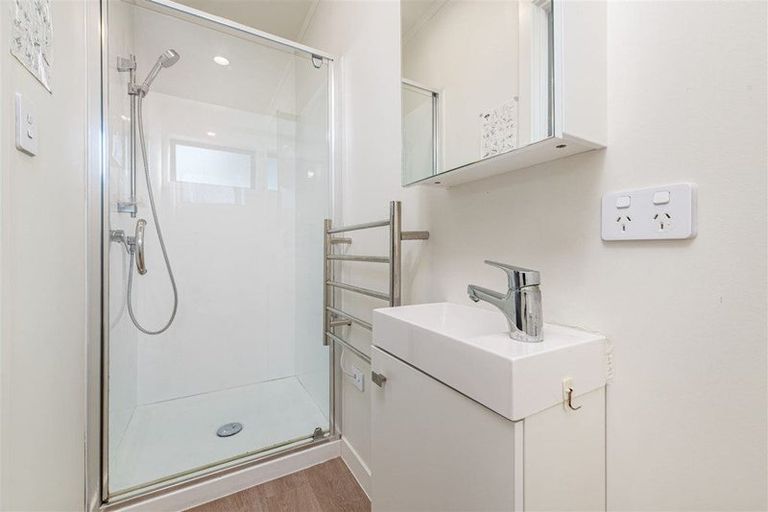 Photo of property in 31b Garelja Road, Henderson, Auckland, 0612