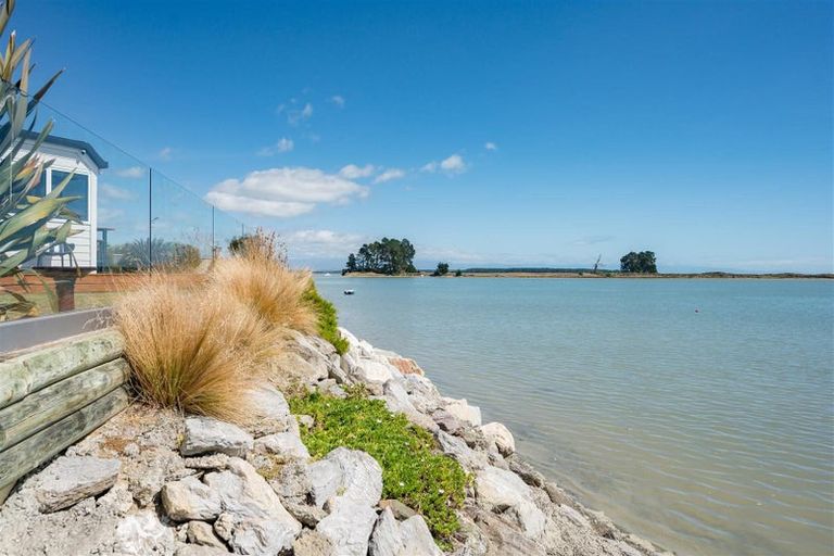 Photo of property in 6 Martin Street, Monaco, Nelson, 7011