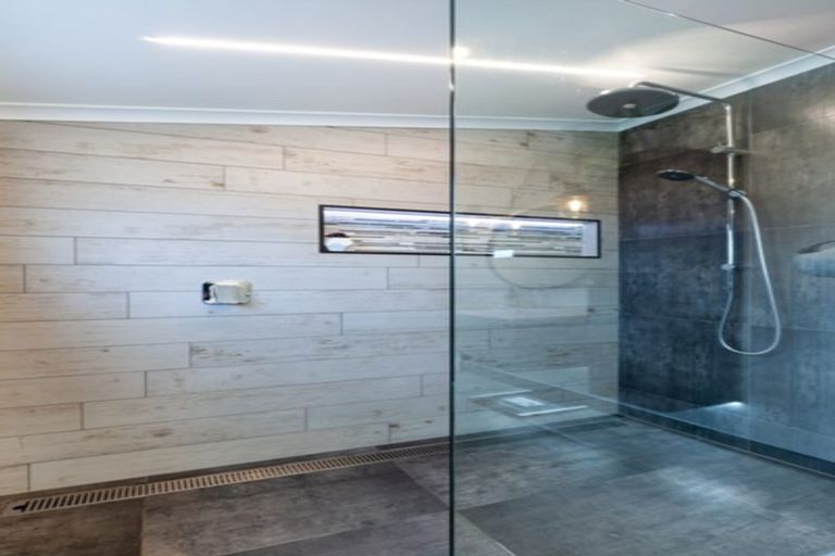 Photo of property in 7 Massey Street, Westown, New Plymouth, 4310