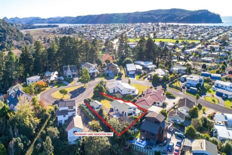 Photo of property in 106 Chevron Crescent, Whangamata, 3620