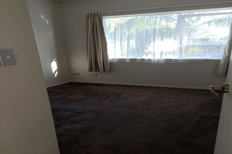 Photo of property in 8 Ervine Place, Bucklands Beach, Auckland, 2014