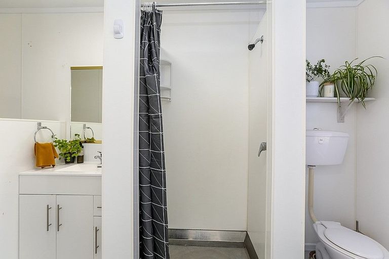 Photo of property in 8/75 Carrington Street, Lower Vogeltown, New Plymouth, 4310