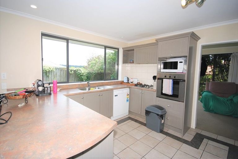 Photo of property in 3 Bluestone Rise, Rosedale, Auckland, 0632