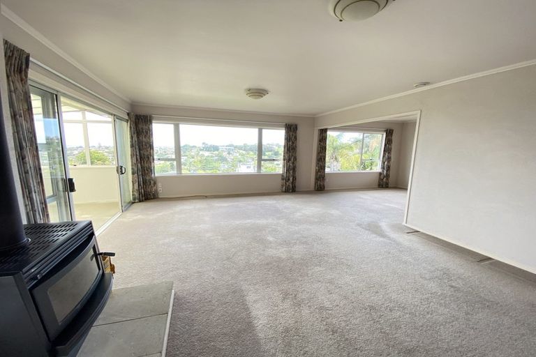 Photo of property in 23 Jellicoe Road, Murrays Bay, Auckland, 0630