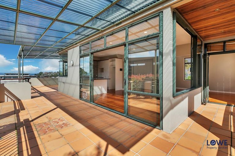 Photo of property in 1a Bournemouth Terrace, Murrays Bay, Auckland, 0630