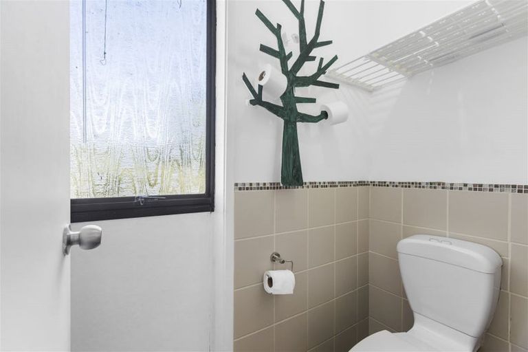 Photo of property in 50 Robbies Road, Shelly Park, Auckland, 2014