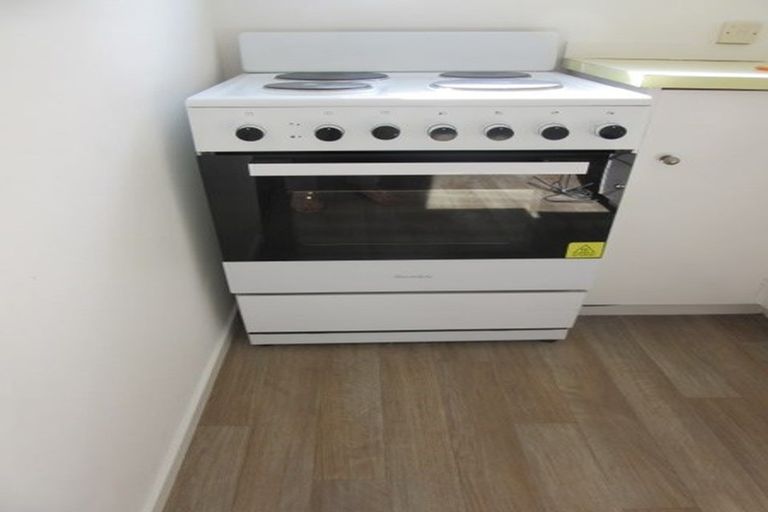 Photo of property in 2/103 Rongotai Road, Kilbirnie, Wellington, 6022