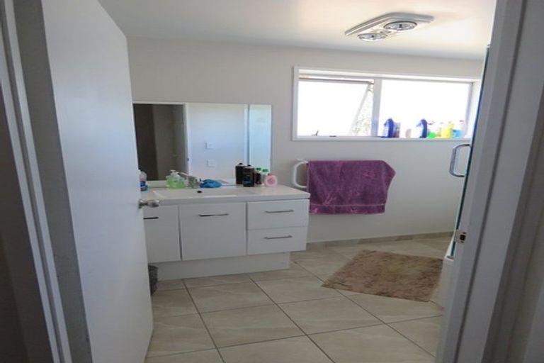 Photo of property in 24 Camberwell Place, Avonhead, Christchurch, 8042