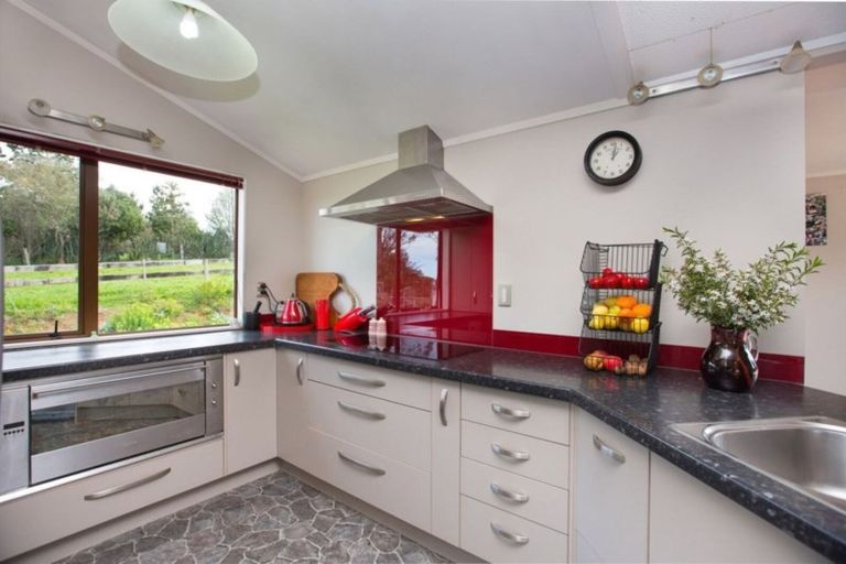 Photo of property in 398 Ruapuke Road, Raglan, 3296