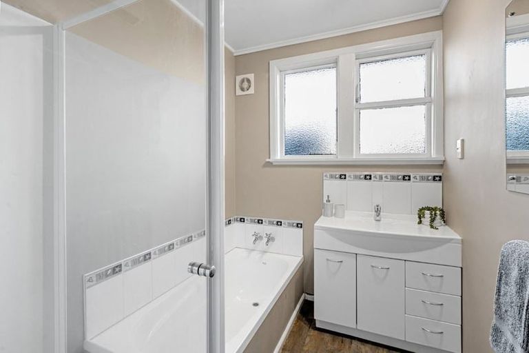 Photo of property in 16 Mcintyre Street, Shirley, Christchurch, 8013