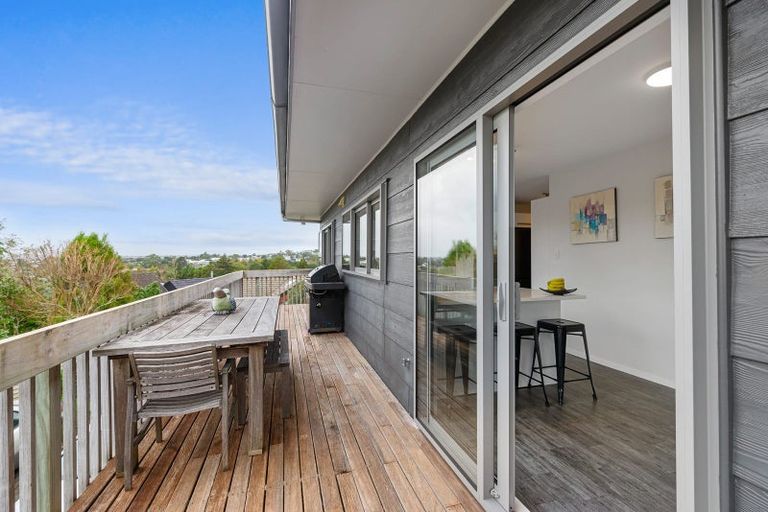 Photo of property in 14a West Lynn Road, Titirangi, Auckland, 0604