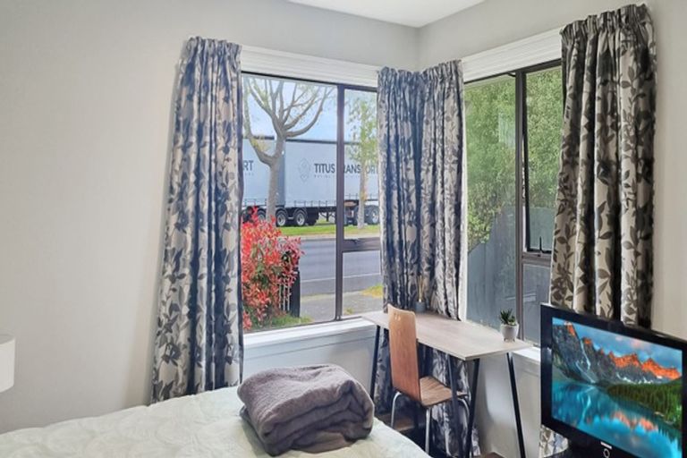 Photo of property in 174 Yaldhurst Road, Sockburn, Christchurch, 8042