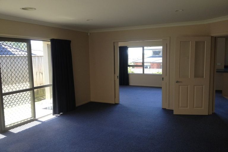 Photo of property in 76 Erlestoke Crescent, Churton Park, Wellington, 6037