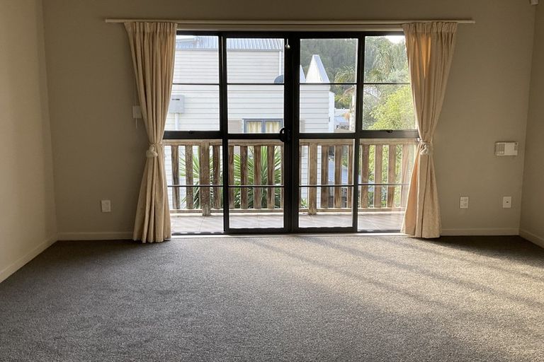 Photo of property in 24/8 Carolina Place, Albany, Auckland, 0632