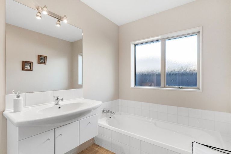 Photo of property in 16 Heathridge Place, Lincoln, 7608