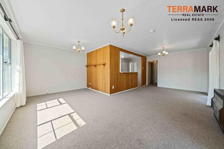 Photo of property in 54 Hartford Crescent, Totara Park, Upper Hutt, 5018