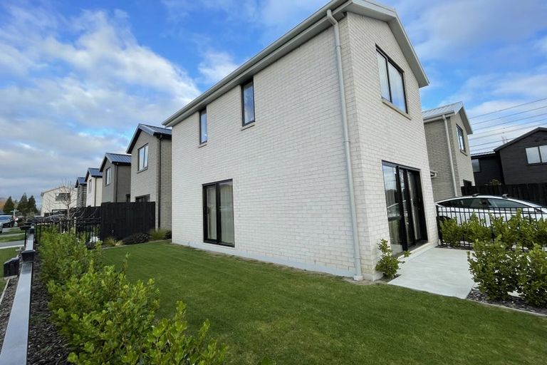 Photo of property in 11 Koral Lane, Broomfield, Christchurch, 8042