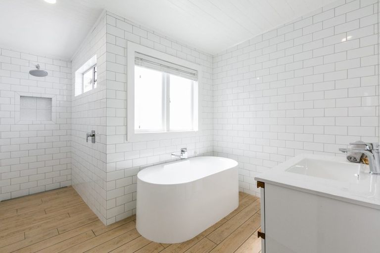 Photo of property in 137 Vigor Brown Street, Napier South, Napier, 4110