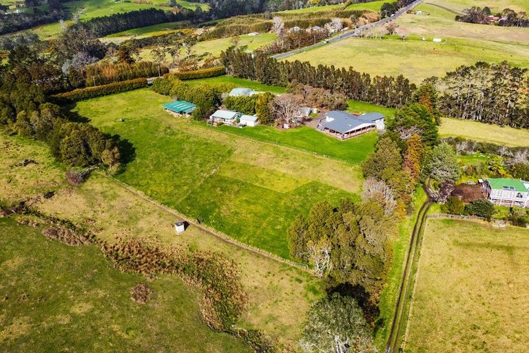 Photo of property in 298 Red Hills Road, Taupaki, Henderson, 0782